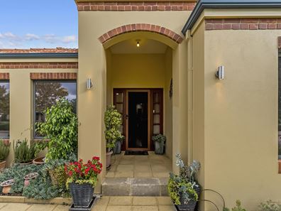 14 Barossa Approach, Rockingham WA 6168