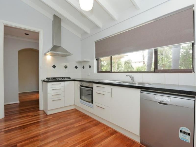 6/36 Colleran Way, Booragoon