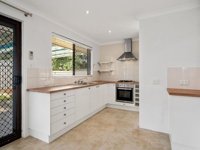 14 Logan Court, Seville Grove WA 6112