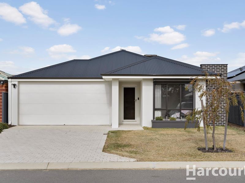 11 Woodbridge Circuit, Meadow Springs