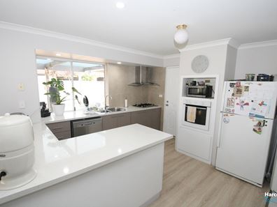 27 Majestic Close, Port Kennedy WA 6172