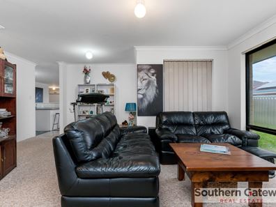 36 Le Mans Elbow, Port Kennedy WA 6172