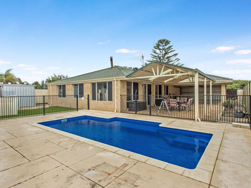 70 Cuthbertson Drive, Cooloongup WA 6168