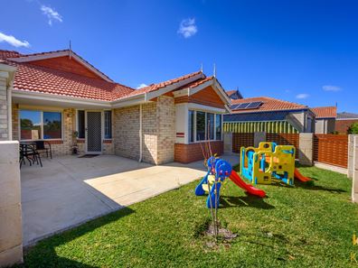 13 Bordeaux Rmbl, Port Kennedy WA 6172