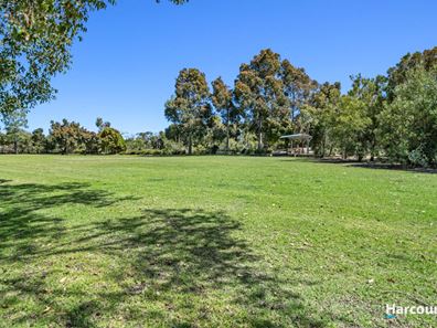 30 Nambi Parkway, Banksia Grove WA 6031