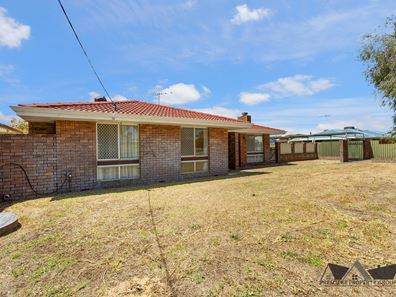 4 Fairmile Street, Warnbro WA 6169