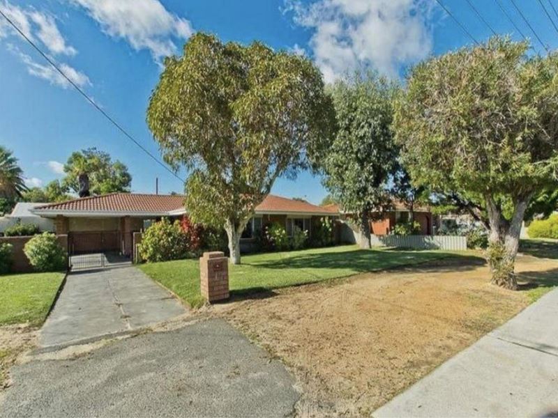 14 Endeavour Road, Hillarys