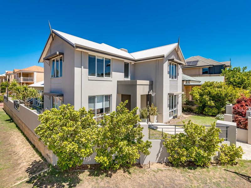 10 Moonflight Crescent, Iluka WA 6028