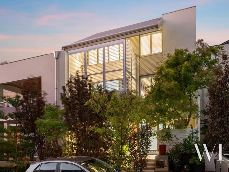 50 Breaksea Drive, North Coogee