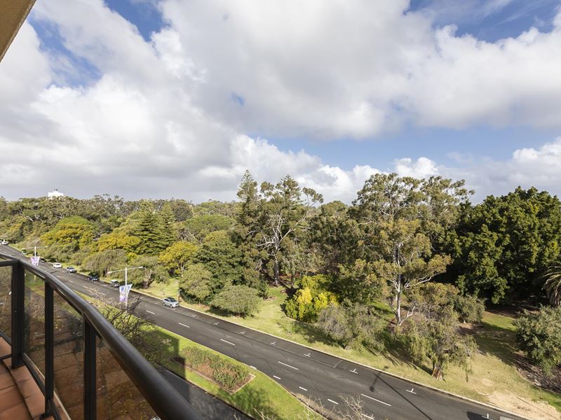 30/16 Kings Park Road, West Perth