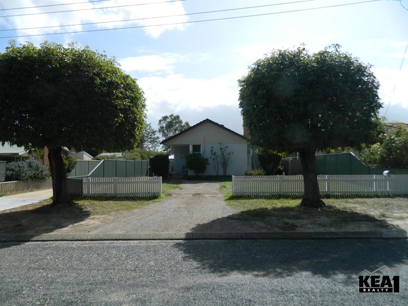 17 Cambridge Road, Forrestfield