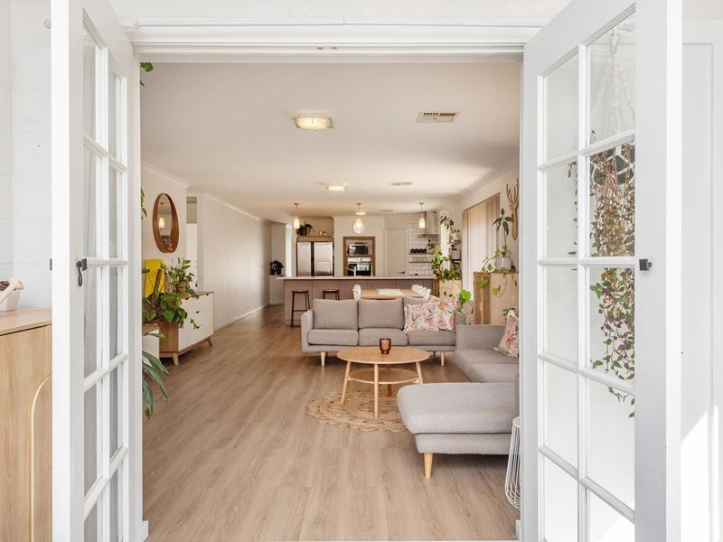 12 Johanna Way, Secret Harbour