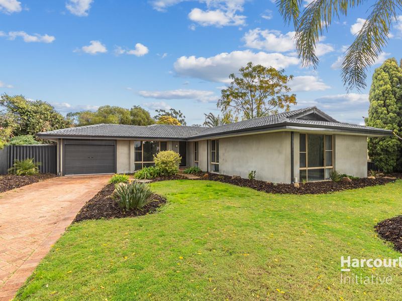 8 Coachwood Gardens, Ballajura WA 6066