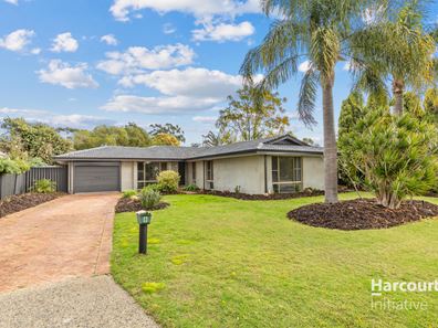 8 Coachwood Gardens, Ballajura WA 6066