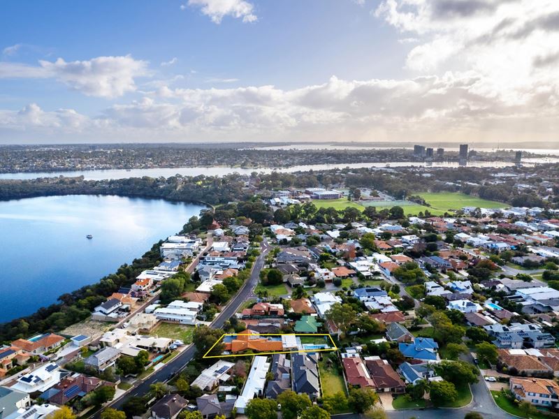 18 Unwin Crescent, Salter Point