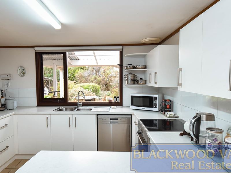 6 Terry Road, Boyup Brook