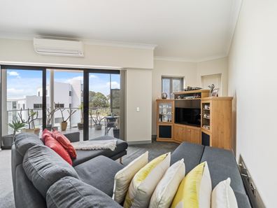 74/6 Walsh Loop, Joondalup WA 6027