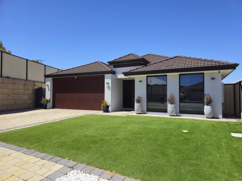 10 Woodmont Way, Clarkson