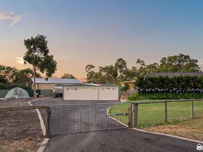 1 Millbrace Glen, Byford WA 6122