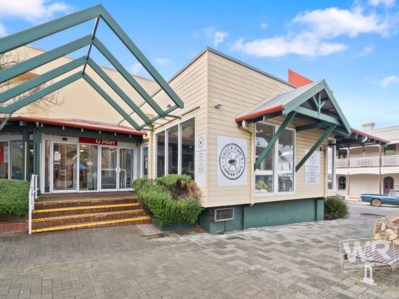 Food/Hospitality - COVETED LEASEHOLD LOCATION
