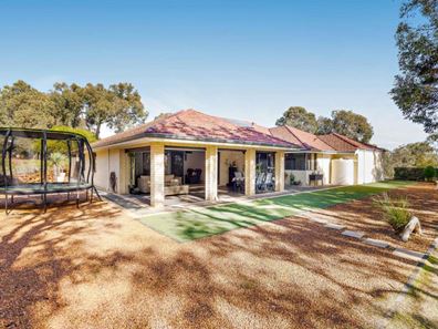 4 O'Neill Place, Bedfordale WA 6112