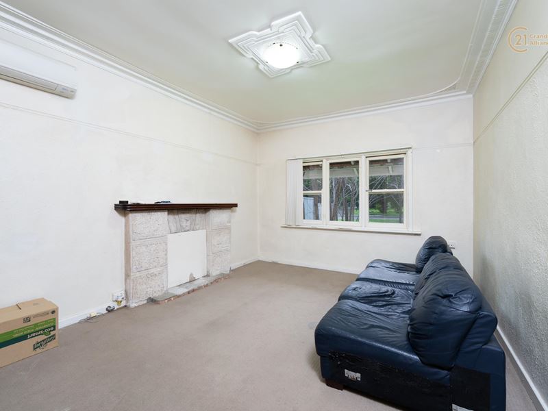 16 Fifth Road, Armadale