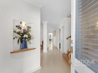 9 Foret Gardens, Hillarys WA 6025