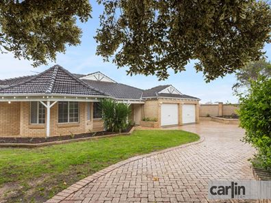 138 Mayor Road, Lake Coogee WA 6166