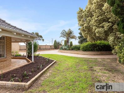 138 Mayor Road, Lake Coogee WA 6166