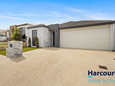 140 Vignerons Loop, Hocking WA 6065