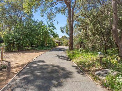 23 Schmitt Road, Kalamunda WA 6076