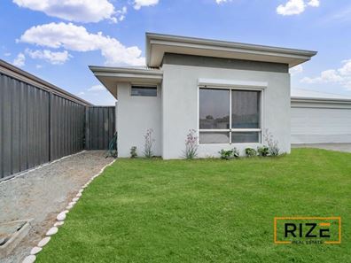 14 Astrolux Court, Banksia Grove WA 6031