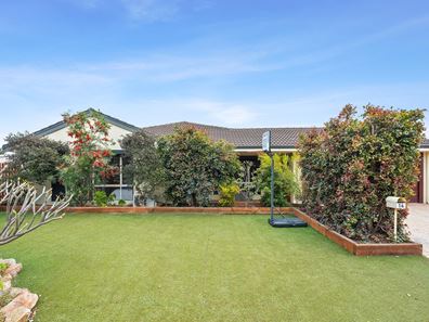 14 Darwin Place, Warnbro WA 6169