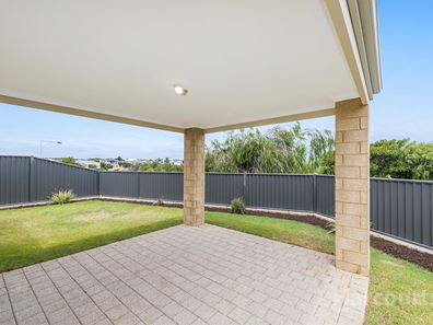 4 Cosmia Grove, Jindalee WA 6036