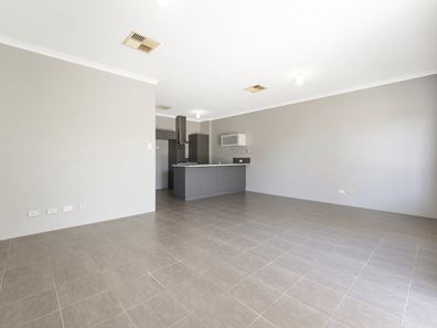 41 Kerkeri Heights, Lakelands WA 6180