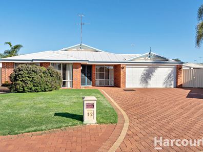 12 Lilac Green, Halls Head WA 6210