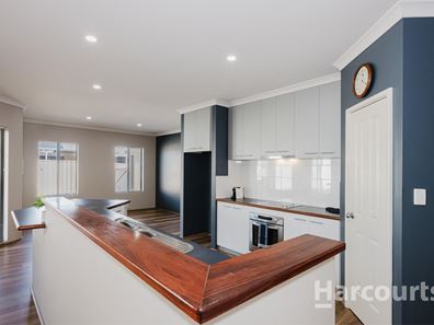 6 Berkeley View, Millbridge WA 6232