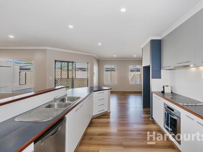 6 Berkeley View, Millbridge WA 6232