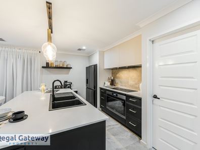 14 Kenby Chase, Wandi WA 6167