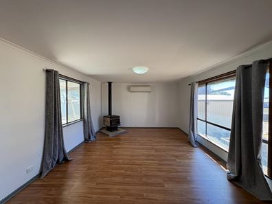 29 Grant  Street, Dalwallinu WA 6609