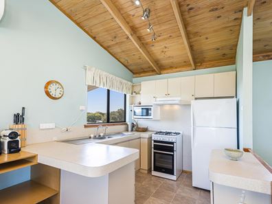104/16 Miles  Crescent, Ledge Point WA 6043