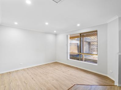9 Hess Court, Marangaroo WA 6064