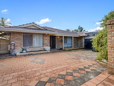 9 Hess Court, Marangaroo WA 6064