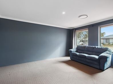 15 Livonia Street, Brabham WA 6055