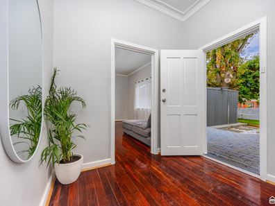 4 Stepney Road, Armadale WA 6112