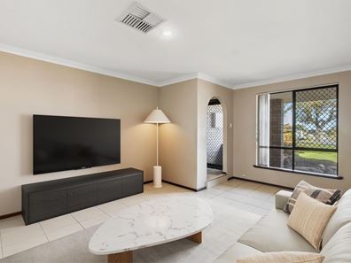 21B RENEGADE WAY, Kingsley WA 6026