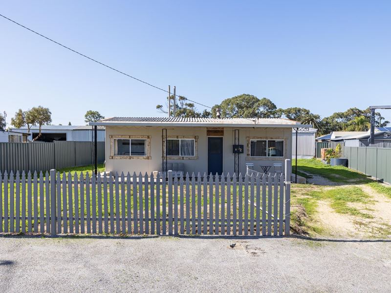 32 Bonham Street, Leeman WA 6514
