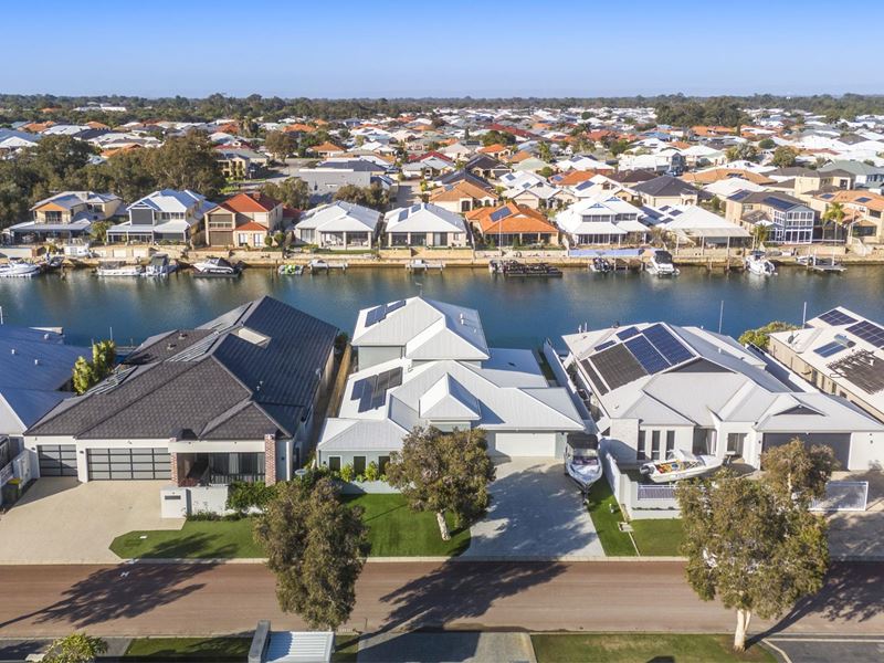 35 Erins Isle, Dudley Park WA 6210