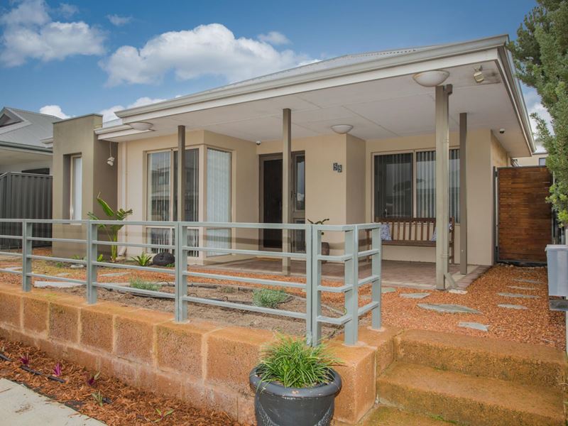 55 Barrington Avenue, Champion Lakes