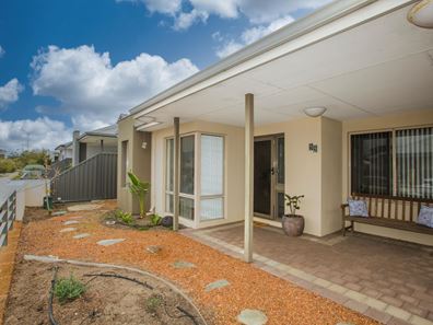 55 Barrington Avenue, Champion Lakes WA 6111